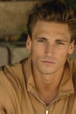 Watch Abducted: Fugitive for Love Movie2k